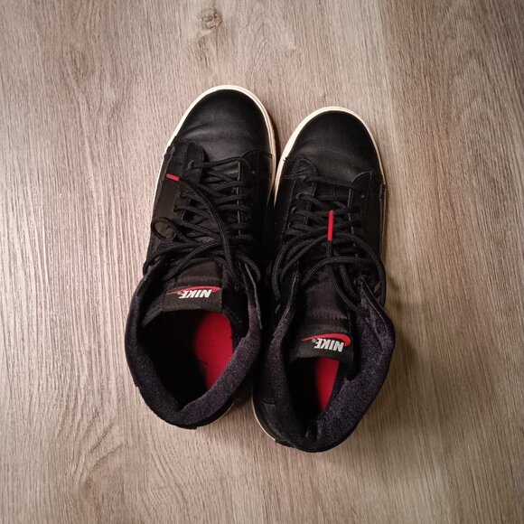 Nike Swoosh - Picture 4 of 6